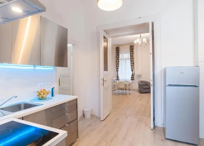 New Ultra-Central Design Apartment