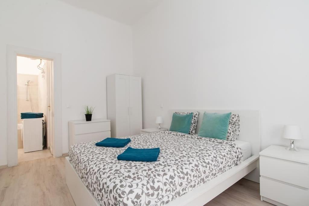 New Ultra-central Design Apartment Budapest