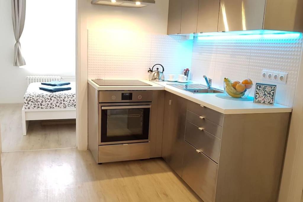 New Ultra-central Design Apartment *