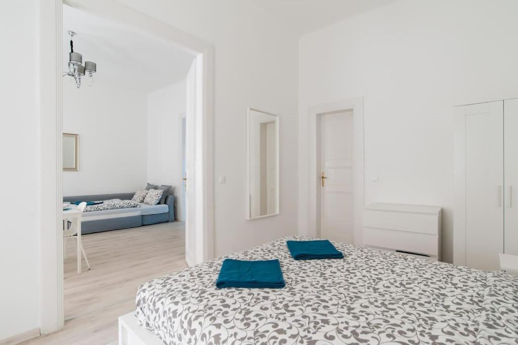 New Ultra-central Design * Budapest